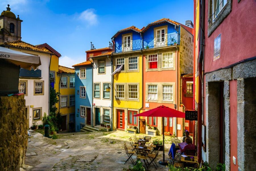 Porto Ribeira and highlights Private Walking Tour - São Bento Station: a quick sightseeing moment with real visual payback