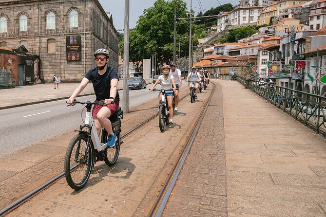 Porto Riverbank E-Bike Tour - Atlantic Coast, Gardens - Stop 1: CICLO EBIKES in Vila Nova de Gaia (the moment you get your bearings)