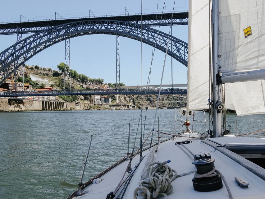 Porto: Romantic Sailboat Cruise - The On-Board Setup: Crew, Comfort, and a Little Music