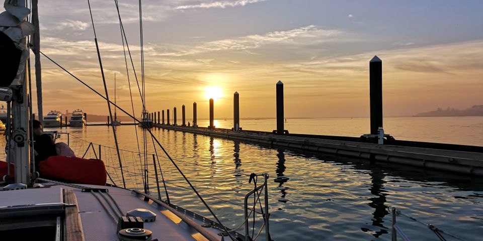 Porto: Romantic Sailboat Cruise - Food, Drink, and Little Details That Make It Feel Special