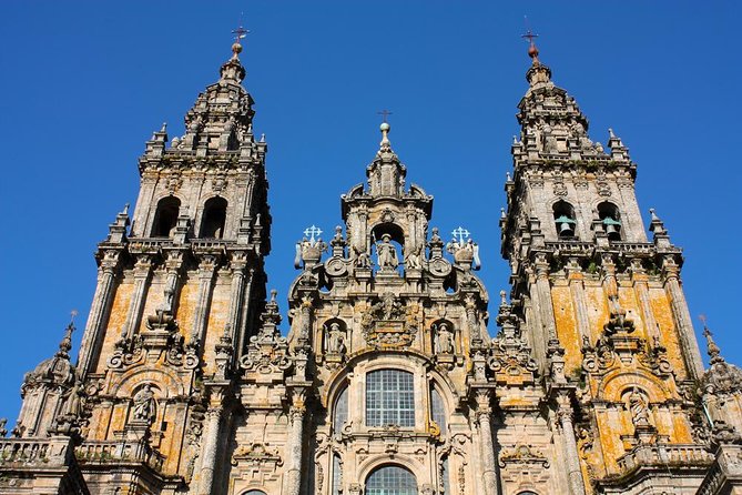 Porto: Santiago de Compostela and Valença do Minho Day Trip - Guides, group size, and the small details that keep the day smooth