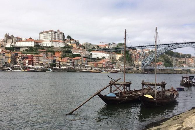 Porto Small Group Walking Tour with Lello Bookshop - Bairro da Ribeira: medieval streets that explain themselves