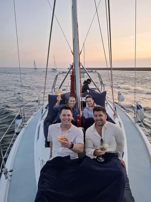 Porto: Sunset Sailboat Tour with Welcome Drink - The 2-Hour Route: What You See at Each Stretch of the Douro