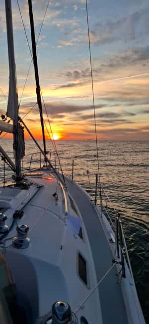 Porto: Sunset Sailboat Tour with Welcome Drink - Ocean-Sail Option: When the Sail Opens and the Wind Takes Over