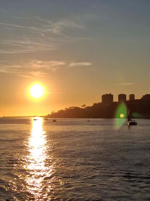 Porto: Sunset Sailboat Tour with Welcome Drink - Onboard With Thullium Sailboat: Crew, Group Size, and the Welcome Drink