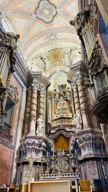 Porto to Gaia Experience: City Walk and Wine Cellars - Inside the wine: cellar tour, skip-the-line entry, and your tasting