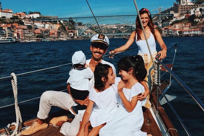 Porto: Tour on the Douro River in a Classic Boat - Meeting at Marina da Afurada: get on board fast