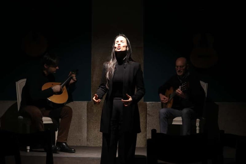 Porto: Traditional Fado Show at Sao Bento with Port Wine - Fado at São Bento: A Strange-Sounding Place That Works