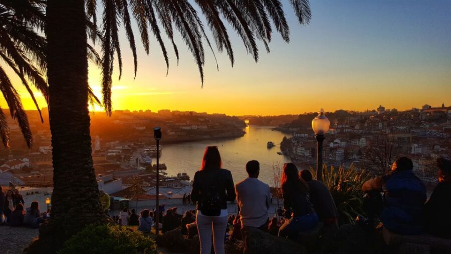 Porto: Tuk Tuk Sunset Tour with Glass of Port Wine - Key things to know before you go