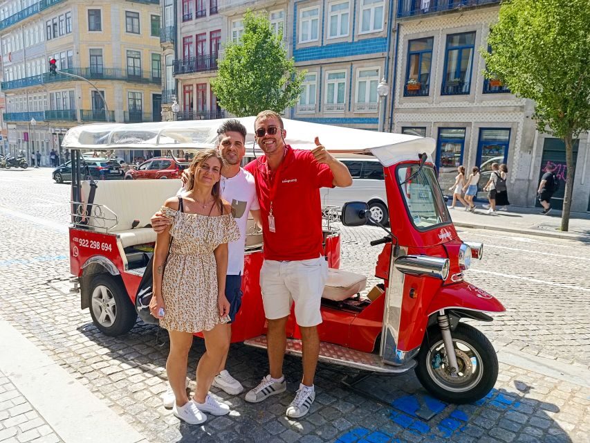 Porto: Tuk Tuk Sunset Tour with Glass of Port Wine - Duration and timing: what 1.5 hours does best
