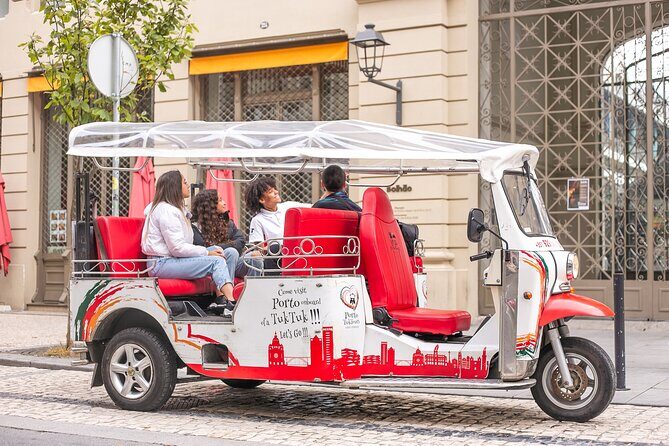 Porto: Tuk tuk vip guided tour - 1.30h - Who should book this Porto tuk tuk VIP tour