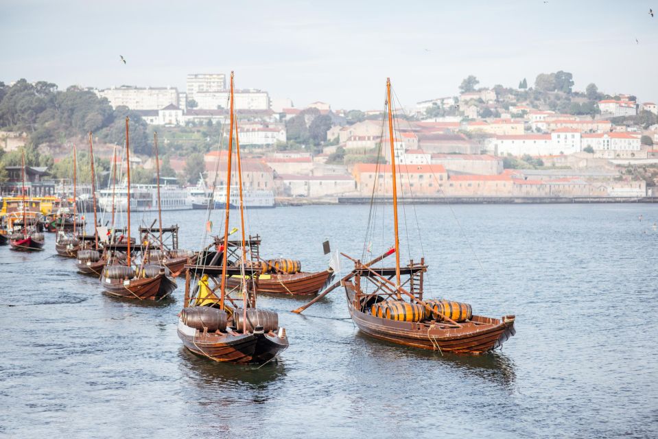 Porto Walking Tour of the city centre in small-groups - Vitória, Porto: Learning the City Between the Big Sights