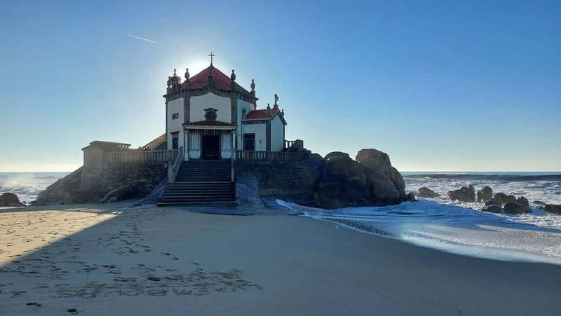 Porto:Aveiro, Cruise, Costa Nova & Capelha da Pedra Full Day - The Moliceiro boat cruise: your best return on time