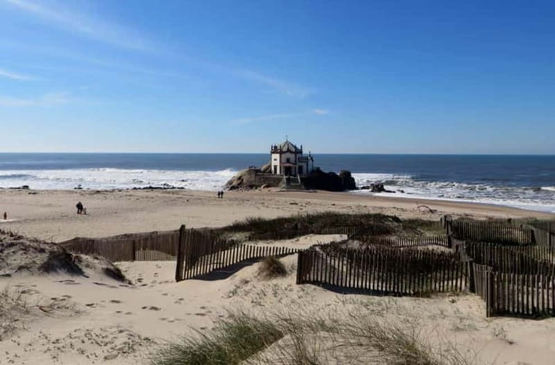 Porto:Aveiro, Cruise, Costa Nova & Capelha da Pedra Full Day - Costa Nova: striped houses and an ocean-air reset