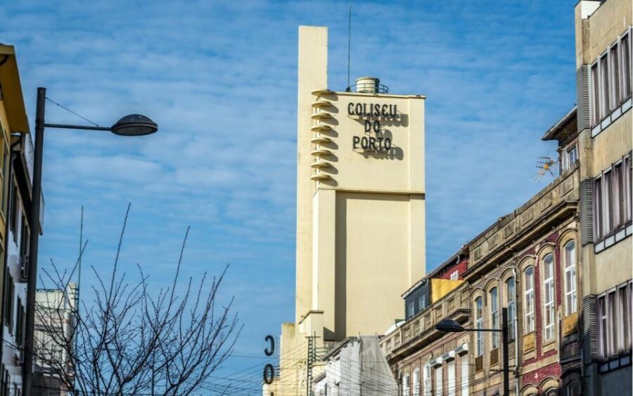 Porto’s Old Town: Amazing Secrets and Fresh Scoops - Maritime Portuguese adventures: seeing the sea story in the streets