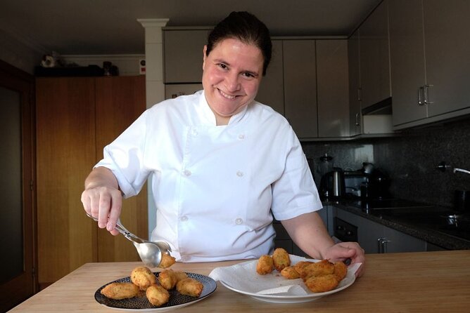Portuguese Cooking Class in Porto with a Professional Chef - The 1.5-hour hands-on cooking lesson: two dishes from scratch