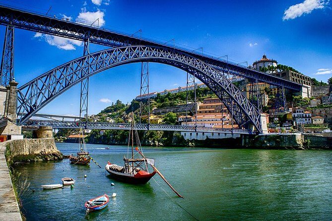 Private 3-hour walking tour of Porto with official tour guide - Price and logistics: what you’re actually paying for