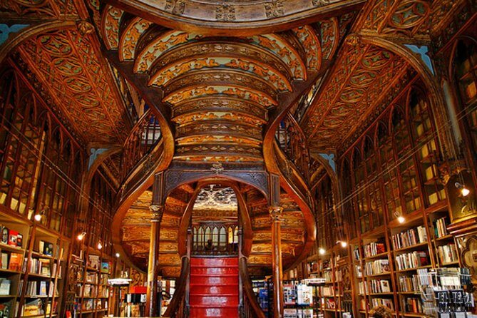 Private 3-hour walking tour of Porto with official tour guide - Praça da Batalha: a short stop that adds real local texture