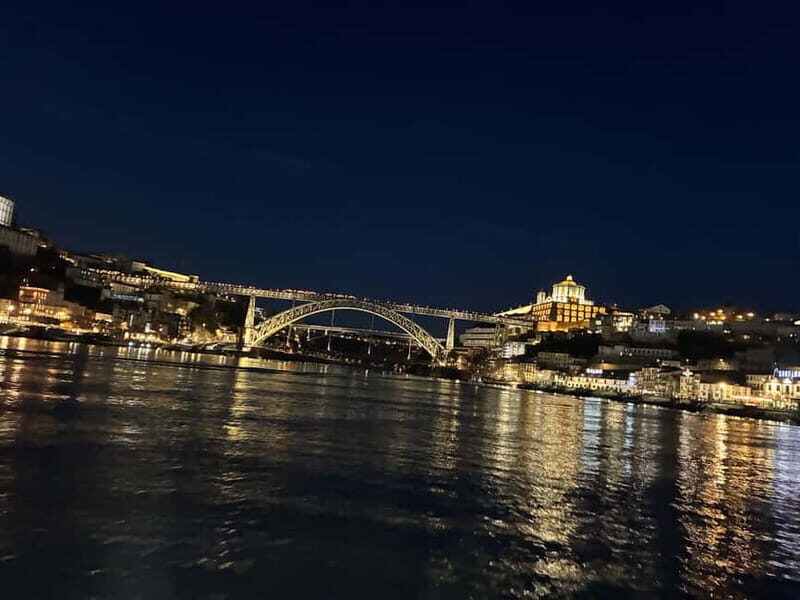 Private 6 Bridges Cruise in Porto with Optional Sunset - Dom Luís Bridge photo time: the stop that frames Porto