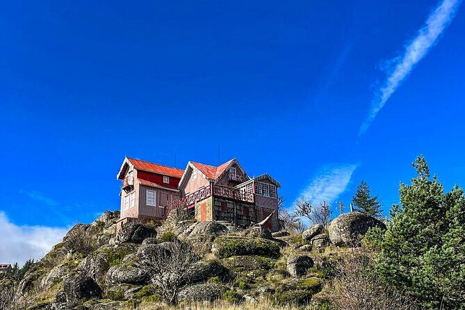 Private 6-hour Jeep Tour Serra da Estrela - Linhares da Beira and the castle-village vibe