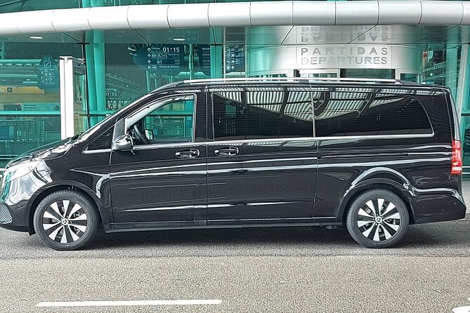 Private Airport Transfer from Porto to the Airport - Who should book this Porto airport transfer?