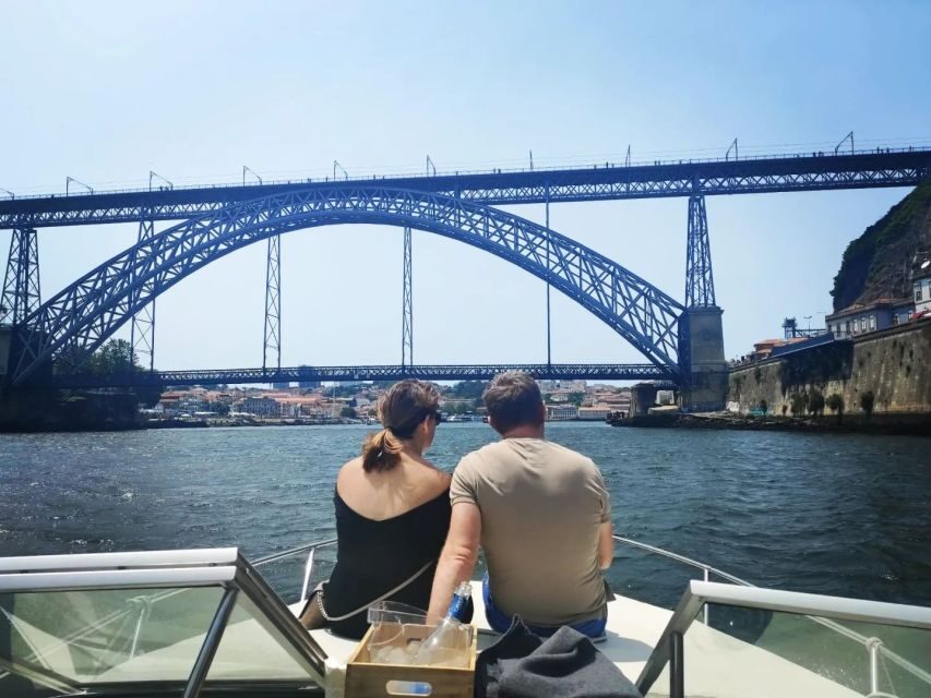 Private Boat Tour 6 Bridges 1h30, group price up to 6px - Should you book the Private Boat Tour of the 6 Bridges?