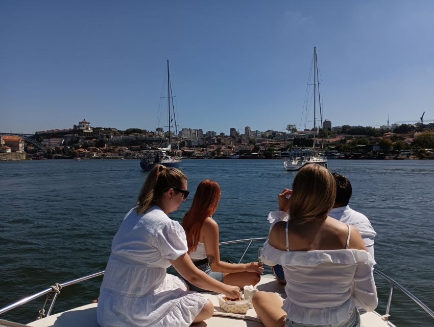 Private Boat Tour 6 Bridges 1h30, group price up to 6px - The route: from Marina da Afurada to the Infante D. Henrique Bridge