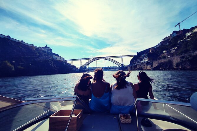 Private Boat Tour 6 Bridges and Ribeira option Sunset up to 6px - Marina da Afurada: Getting There Without Losing Your Afternoon