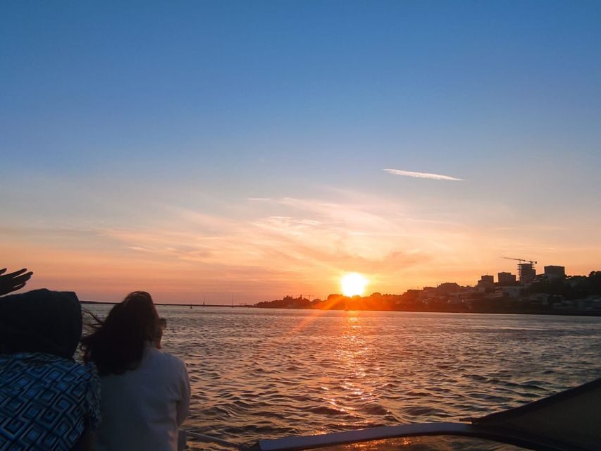 Private boat tour: 6 Bridges, Gondomar,Douro with Sunset Opt - Price and value: $264 per group for up to 6