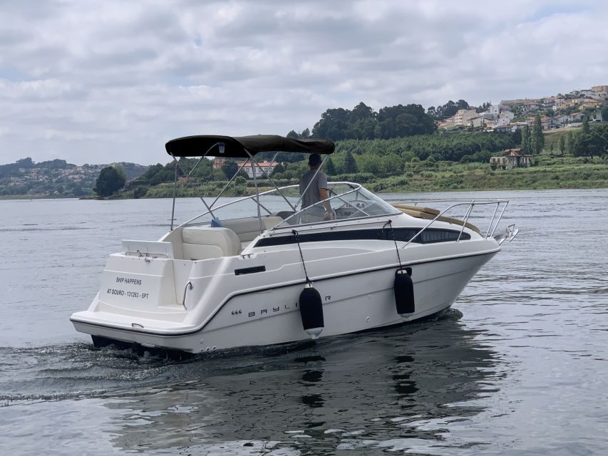 Private Cruise in Rio Douro - 2 hours - Up to 8 Passengers - Skipper + crew: the relaxed vibe that makes the trip feel easy