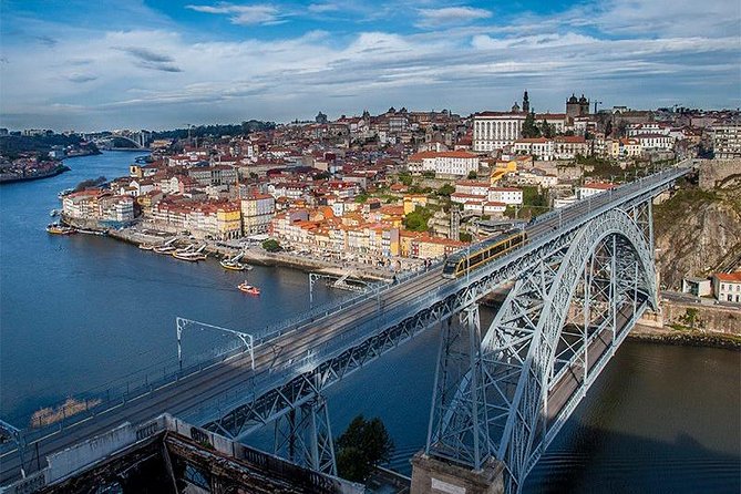 Private off the beaten Walking Tour Porto with a local expert - Campus and churches near Gomes Teixeira: the small details that feel real