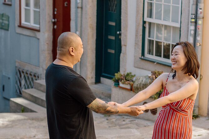 Private Photography Session for Couples in Charming Porto City - What you get: 30 edited photos, delivered fast