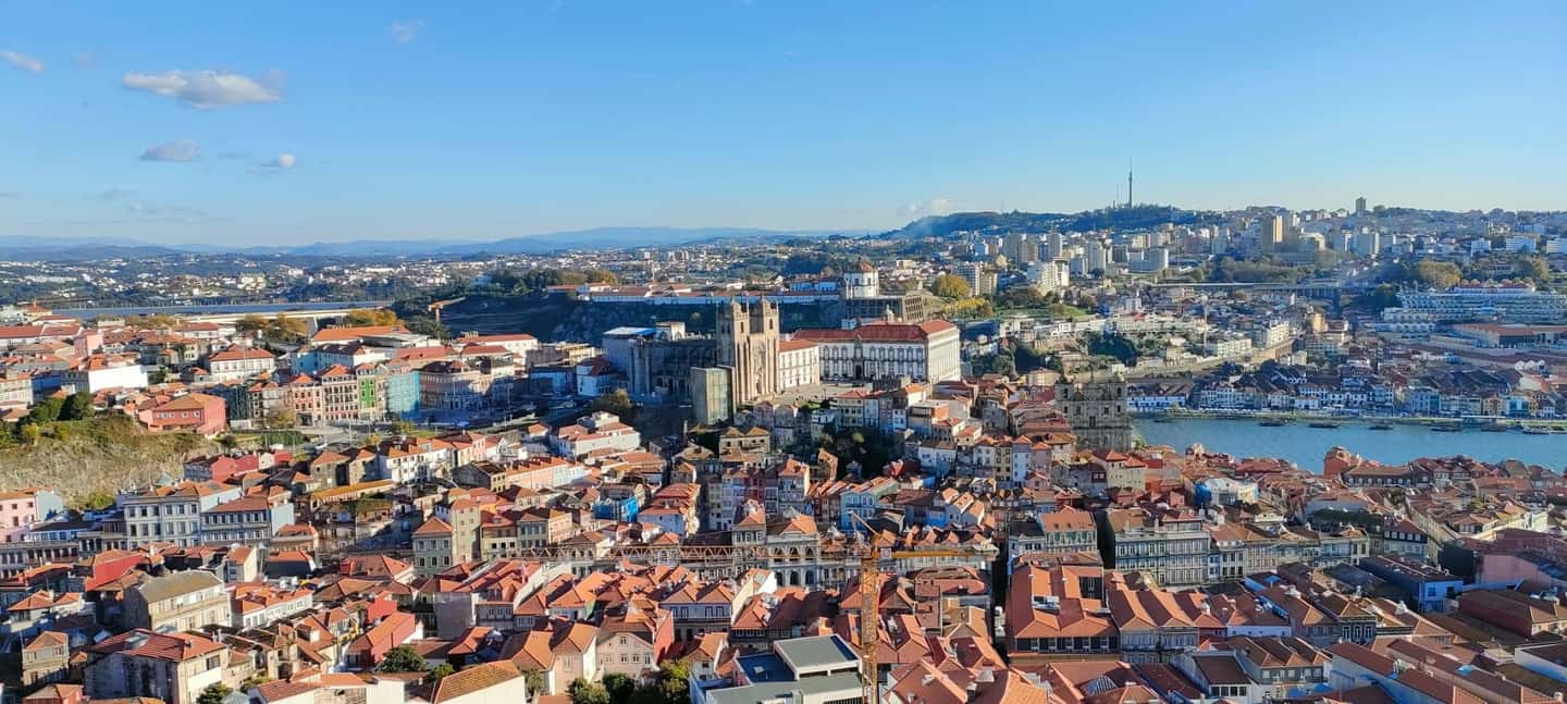 Private Porto City Walking Tour - Sé (Porto Cathedral): the stop that adds gravity