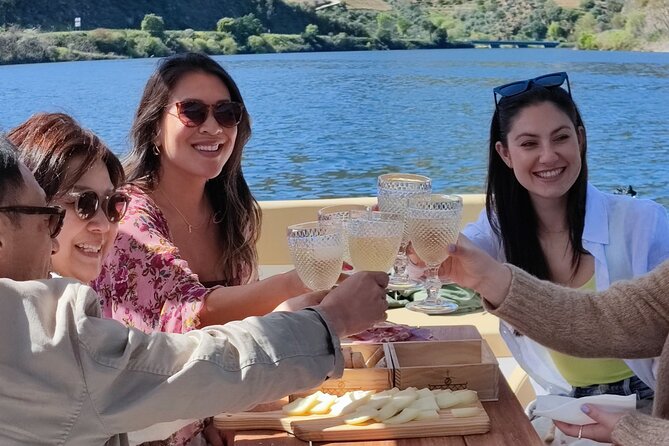 Private Premium Wine Experience through Douro Valley - Who this tour fits best