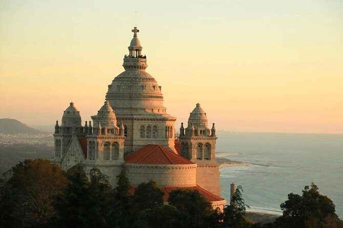 Private Tour Santiago de Compostela & Viana do Castelo from Porto - Cathedral of Santiago de Compostela: noon mass and the Botafumeiro spectacle