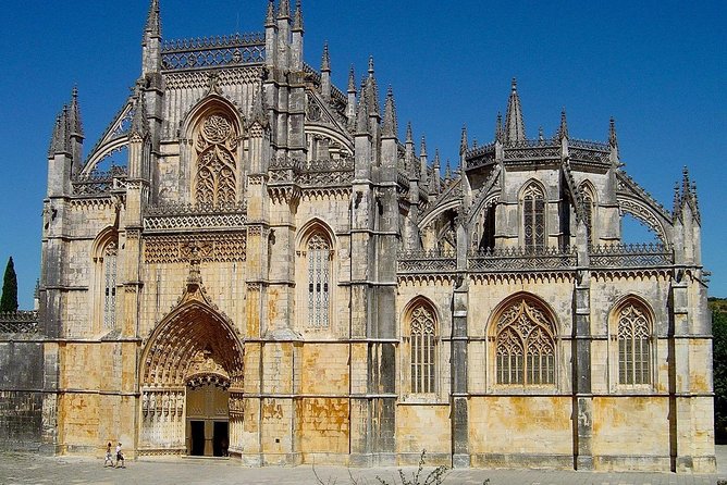 Private Tour through Tomar, Fátima, and Batalha historical sites - A private day tour that connects three Portugal stories