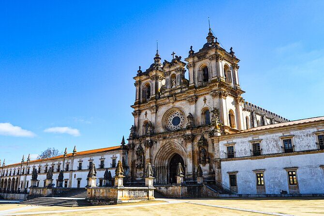 Private Tour to Nazaré and Alcobaça, giant waves and a monastery - Suberco elevator, Pederneira, and O Sitio: viewpoints as a route