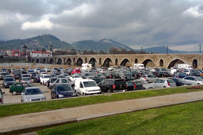 Private tour to Ponte de Lima, Vinho Verde region - Capela do Anjo da Guarda and Santo António da Torre Velha: small stops with strong atmosphere
