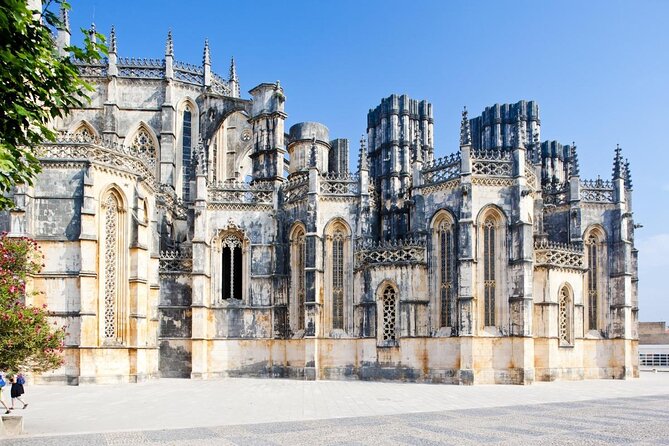 Private transfer from Porto to Lisbon with two Sightseeing stops - Key highlights you’ll care about