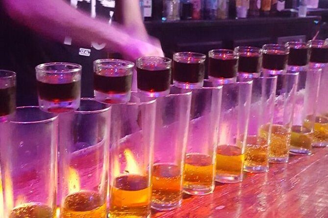 Pub Crawl Porto - Stop-by-Stop Vibe: Pancho Tours, Galeria de Paris, and the Student-Area Energy