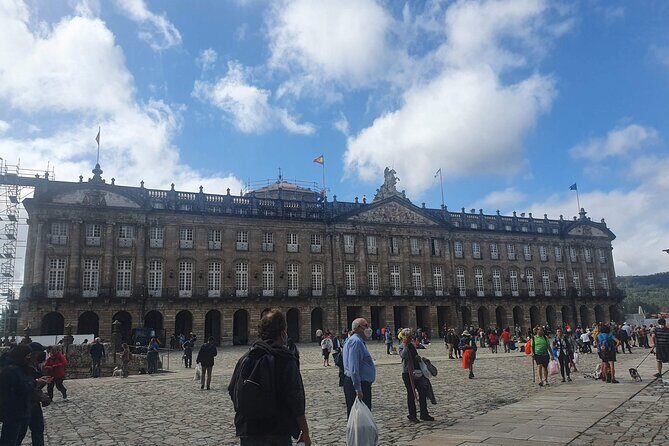 Santiago de Compostela and Cathedral Private Tour From Porto - Hotel pickup, air-conditioned comfort, and the reality of long travel days