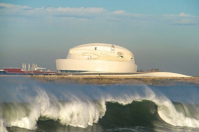 Self-guided tour Bike + Surf - Lunch at Soundwich (Option 1): a planned meal in the park