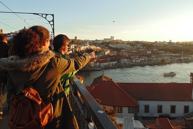 Small-group Porto's Roots Walking Tour - Stop 3: Miradouro da Vitoria and the layers of community and conflict
