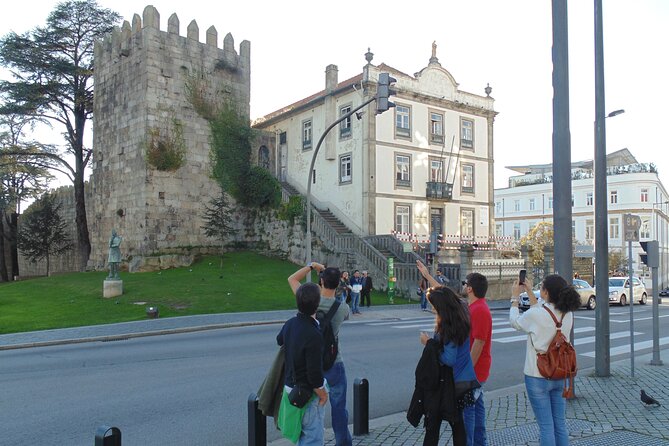Small-group Porto's Roots Walking Tour - Stop 4: Torre dos Clérigos and the choice to pay for the climb