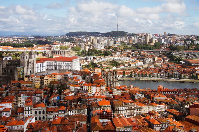 Small-group Porto's Roots Walking Tour - Stop 5: São Bento Railway Station and reading the tile murals