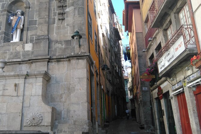 Small-group Porto's Roots Walking Tour - Small group size: why max 10 can be a big deal in Porto