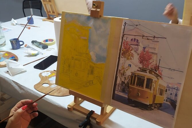 Small Painting Group with a Local Artist in Porto - Lighting and Color Mixing: The Skills That Make Your Painting Look Believable