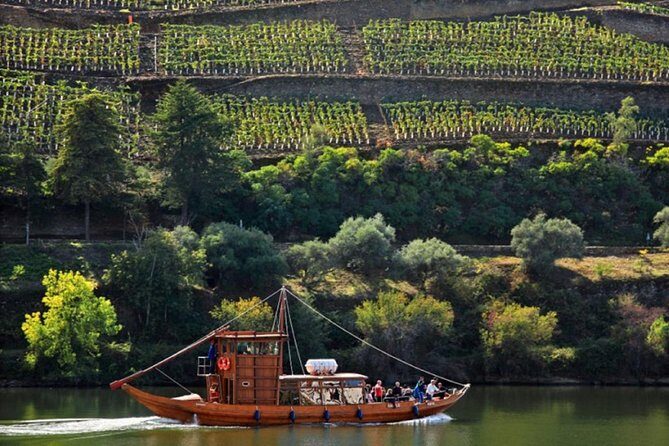 Taste the Douro - Vintage Experience - Stop 1: Two quintas on the Douro with wine and port tastings