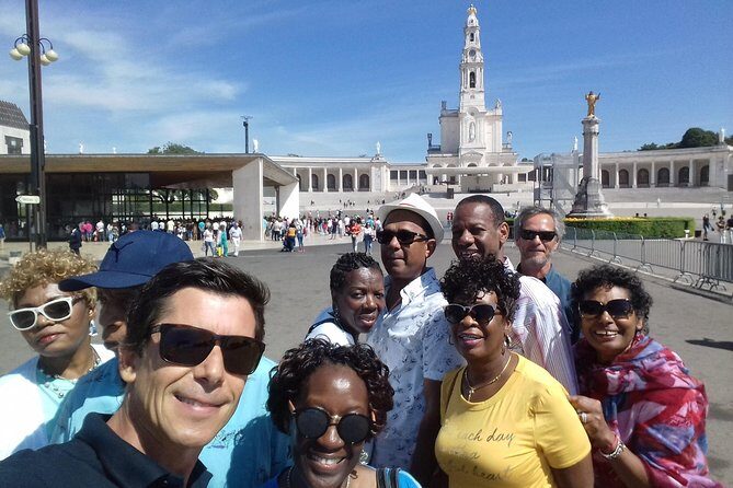 Tour Fátima from Lisbon - Guide and van details that make a difference