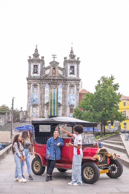 Tour Porto: Classic Car + A Toast with Port Wine - Price and value: $117 per group up to 4